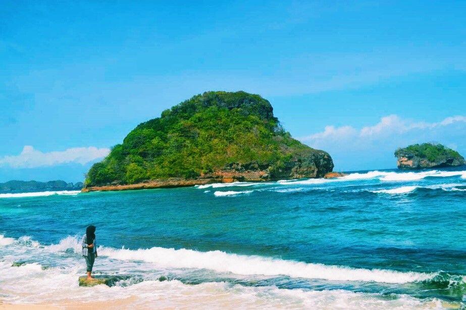 Eksotis Banget, 5 Pantai Indah di Malang Ini Wajib Kamu Kunjungi