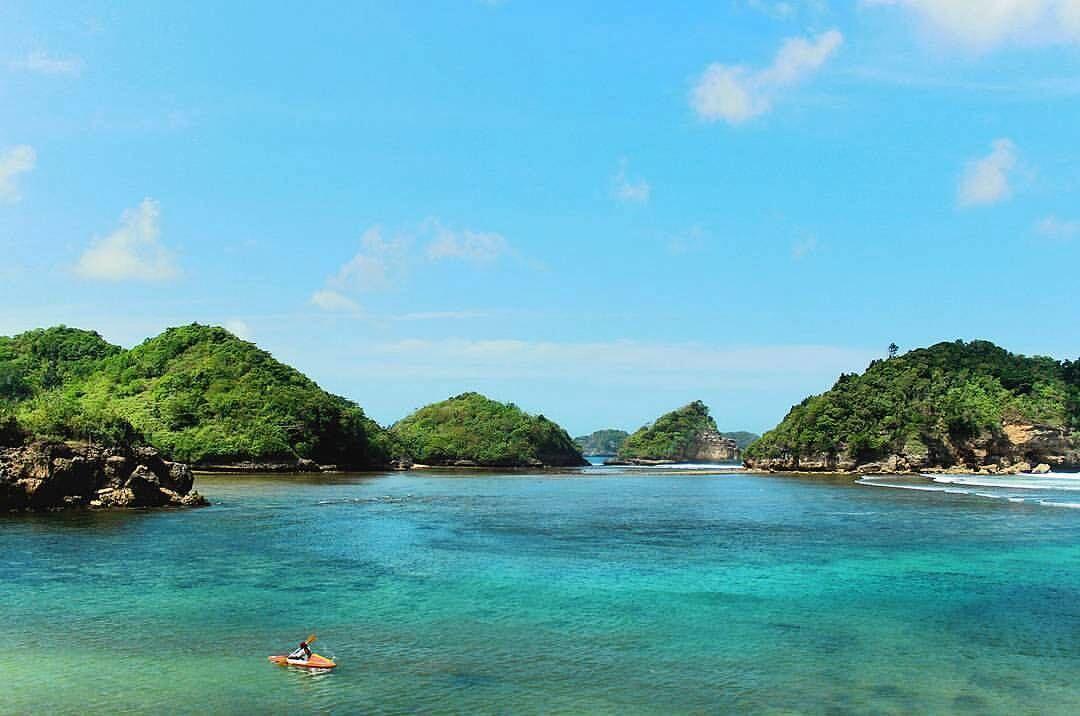 Eksotis Banget, 5 Pantai Indah di Malang Ini Wajib Kamu Kunjungi