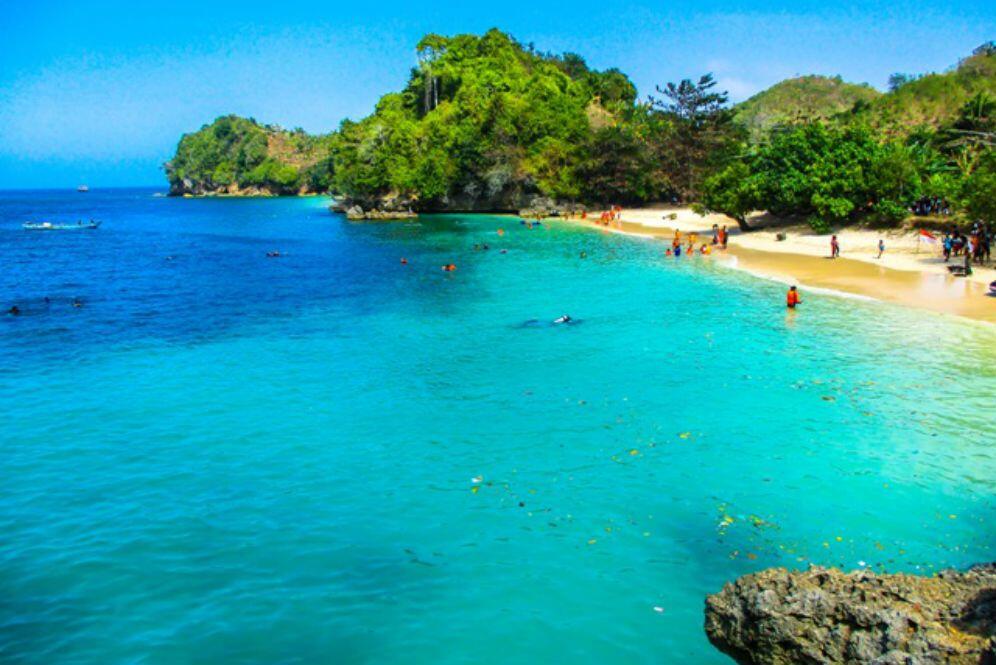 Eksotis Banget, 5 Pantai Indah di Malang Ini Wajib Kamu Kunjungi