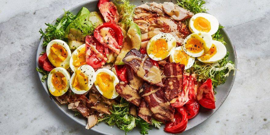 Mirip Gado-gado, Ini Dia 9 Salad dari Penjuru Dunia yang Enak Banget!