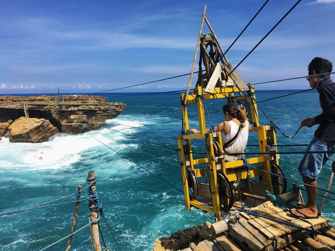 7 Wisata Ekstrem Indonesia, Wajib Dicoba Minimal Sekali Seumur Hidup