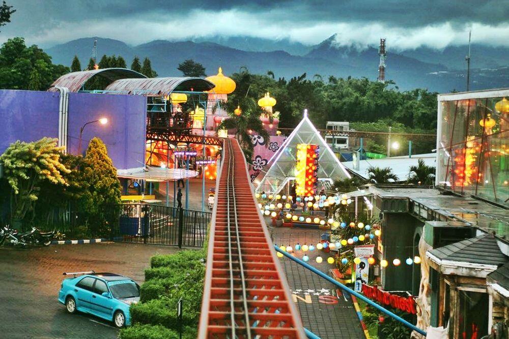 5 Spot Foto Malam Paling Hits di Malang, Kamu Wajib Mampir Nih!