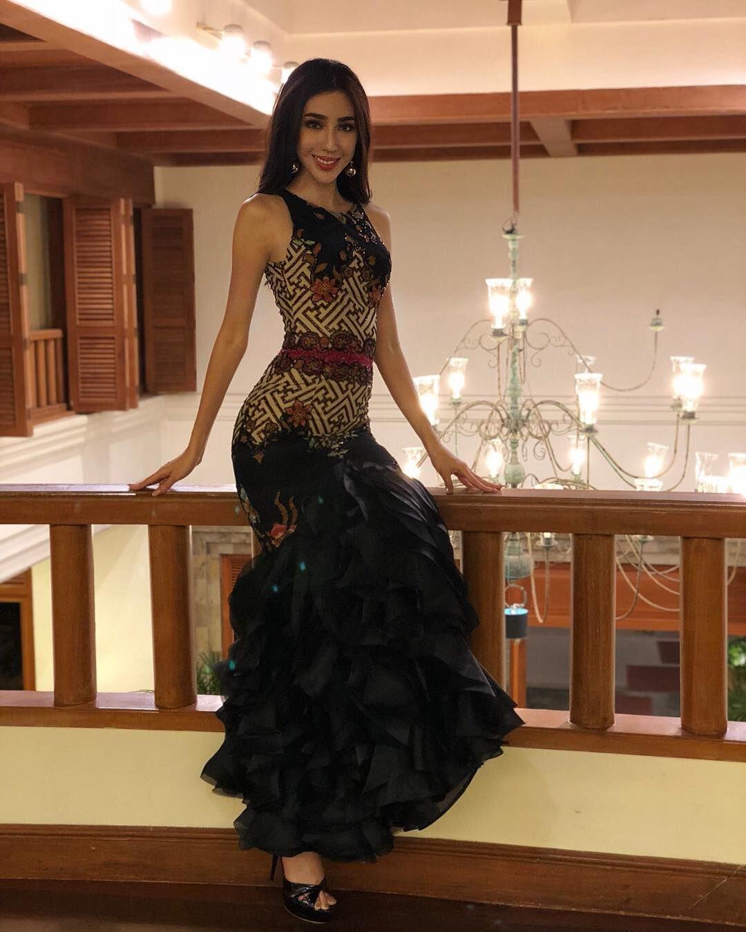 10 Gaya Nadia Purwoko Pakai Baju Etnik, Bukti Cinta Indonesia Banget!