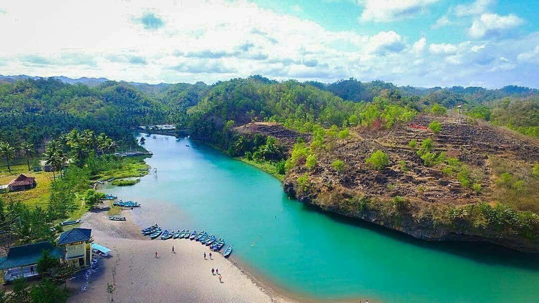 Refreshing! 5 Sungai Eksotis di Jawa Timur Ini Wajib Kamu Datangi