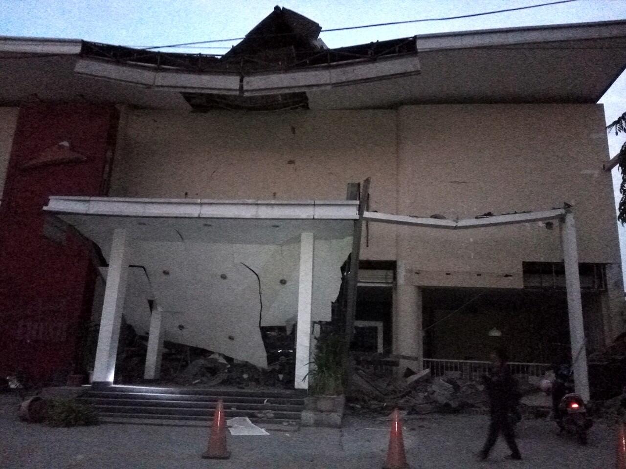 7 Potret Sehari Pasca Gempa Dan Tsunami Dipalu