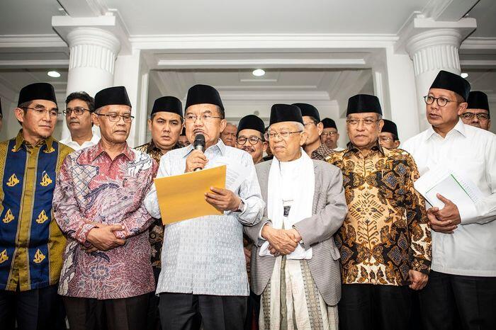 Upaya meredam dampak insiden pembakaran bendera di Garut