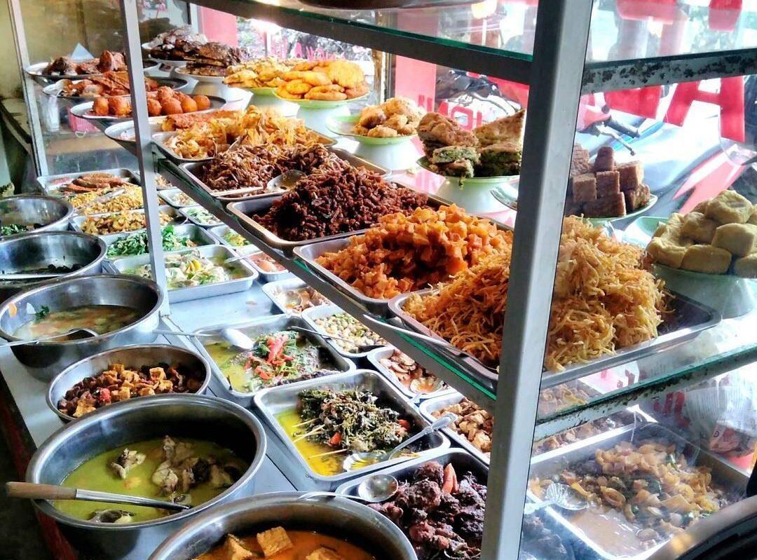 10 Makanan yang Pasti Dijual di Warteg, Bikin Lapar!