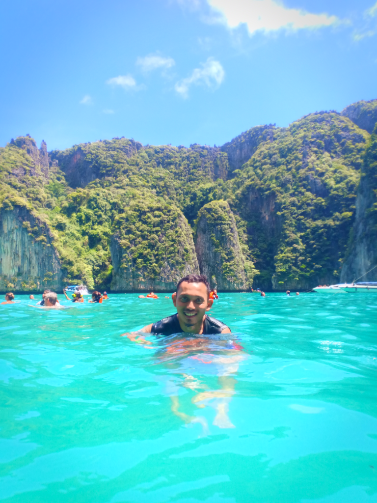 Backpacker Couple Penang - Krabi (PhiPhi Island)