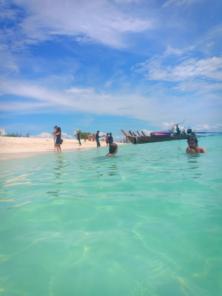 Backpacker Couple Penang - Krabi (PhiPhi Island)