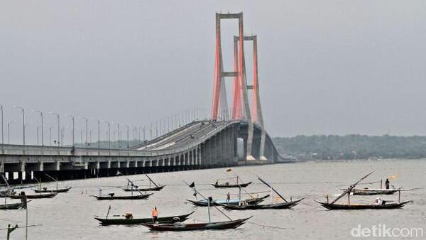 Ini Lho Suramadu, Jembatan Terpanjang RI yang Digratiskan Jokowi