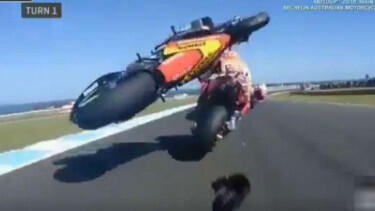 Video Detik-detik Kecelakaan Parah MotoGP, Motor Zarco Terbang