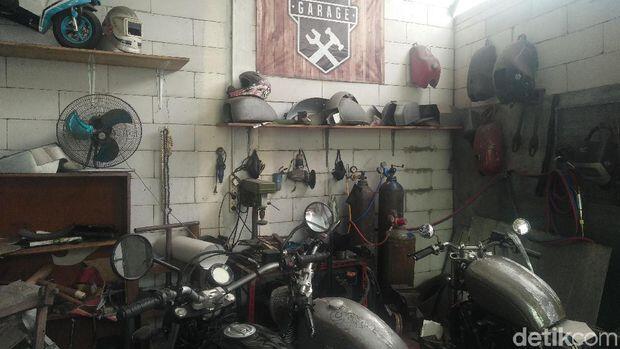 Katros Garage, Modifikasi dari Hobi