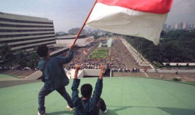 Apatisme Politik Udah Basi, Saatnya Anak Muda Lebih Peduli