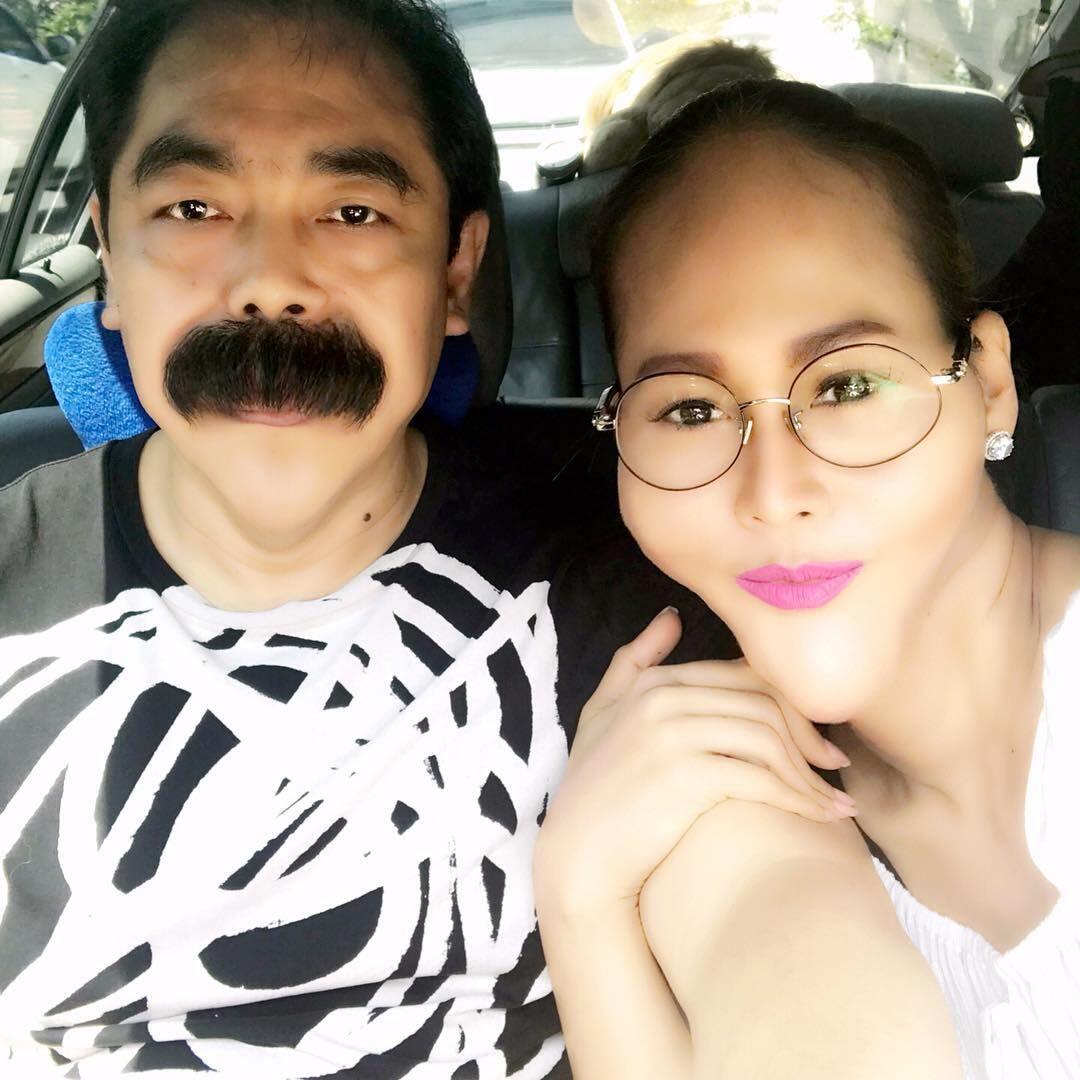 10 Potret Adam Suseno Suami Inul Daratista dengan Kumis Ikoniknya