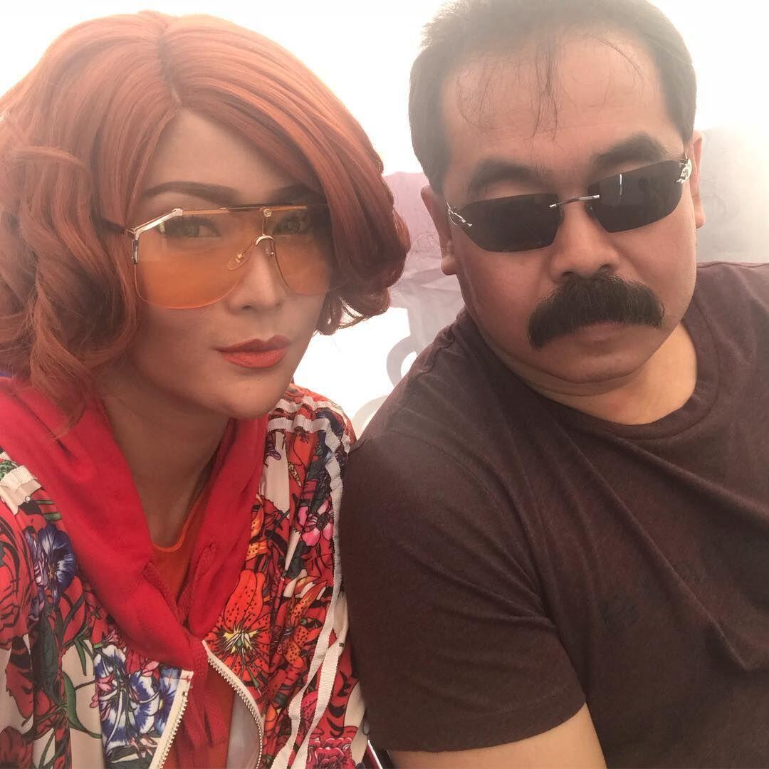 10 Potret Adam Suseno Suami Inul Daratista dengan Kumis Ikoniknya