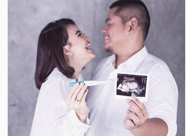 Rayakan Anniversary Pernikahan, Tania Putri artis kepompong Umumkan Hamil Anak Kedua