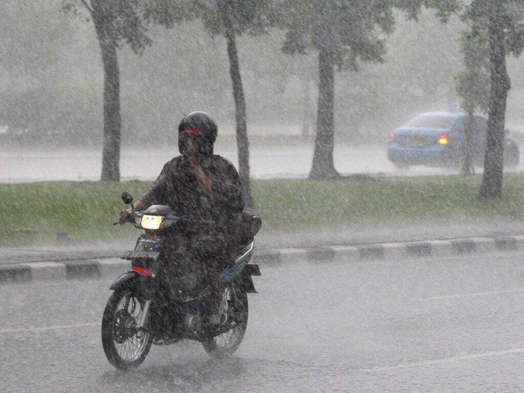 Siang hingga Malam, Jakarta bakal Diguyur Hujan