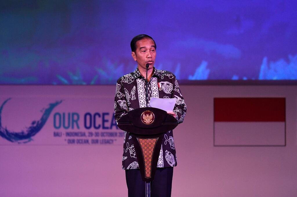 Jokowi Minta Pencarian Badan Pesawat 24 Jam