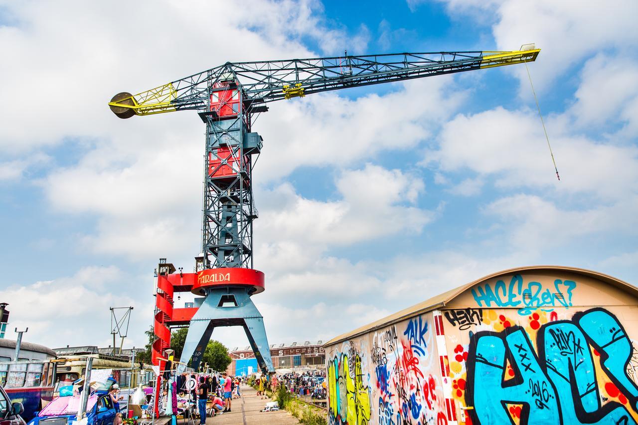 Yuk Intip Hotel yang Terletak pada Crane Ini!