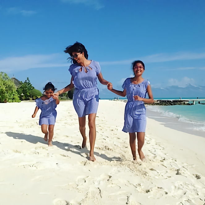 Super Mom! 10 Momen Manis Sushmita Sen Bersama Dua Putri Adopsinya