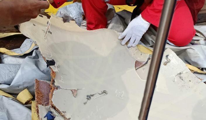 FOTO: Puing-puing Pesawat Lion Air JT 610 Ditemukan