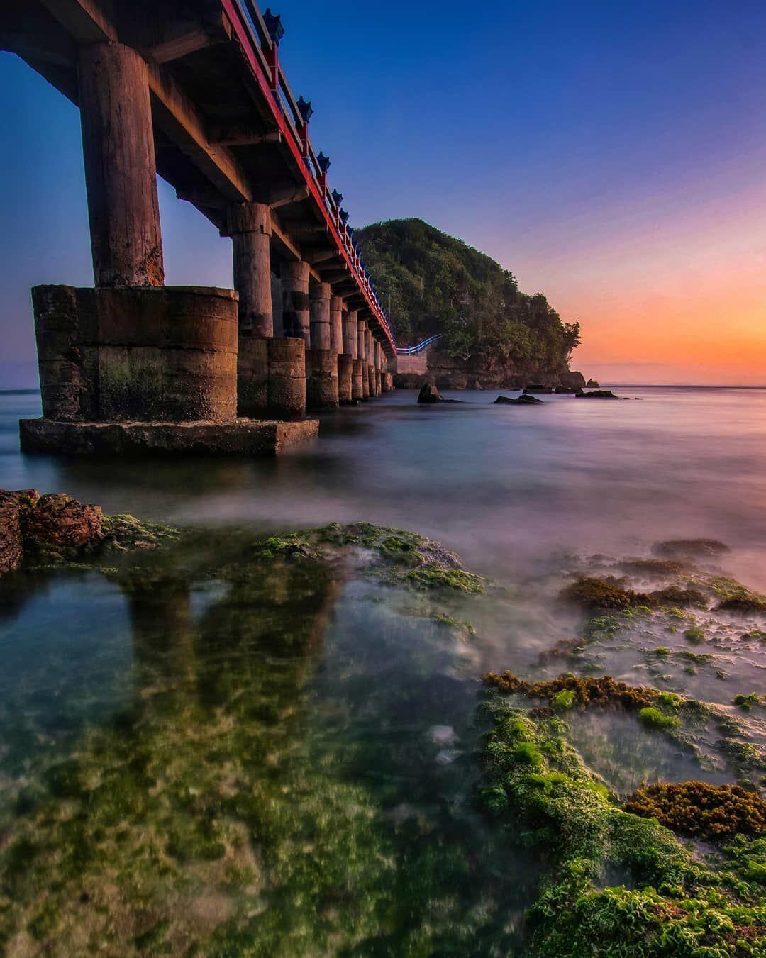 Cantik! Ini 10 Potret Keindahan Pantai Balekambang Malang