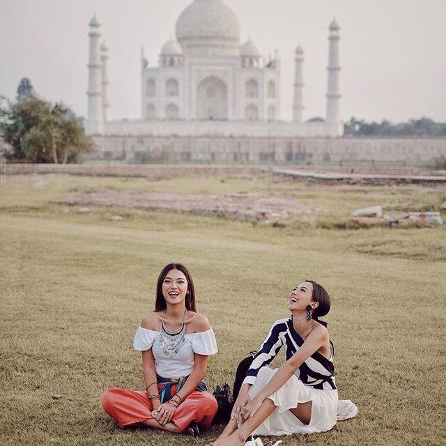 9 Potret Serunya Liburan Nazla Alifa & Dindra Nashriyah di India!