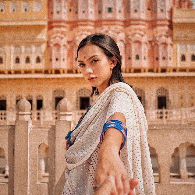 9 Potret Serunya Liburan Nazla Alifa & Dindra Nashriyah di India!