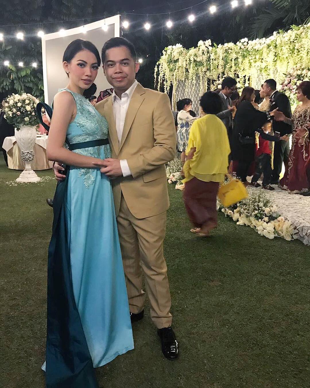 Hamil Anak Kedua, 10 Potret Bahagia Keluarga Kezia Karamoy