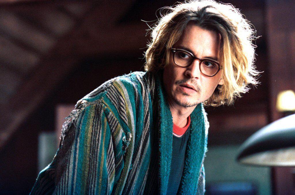 5 Film Johnny Depp Tahun 2000-an Ini Sayang Kalau Kamu Lewatkan
