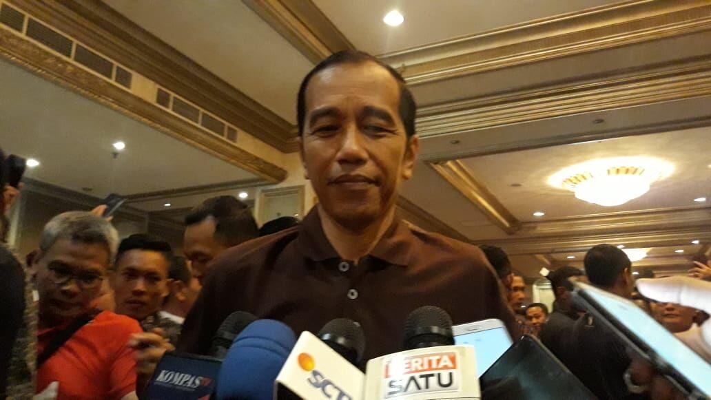Lion Air Jatuh, Jokowi Terbang dari Bali Temui Keluarga Korban