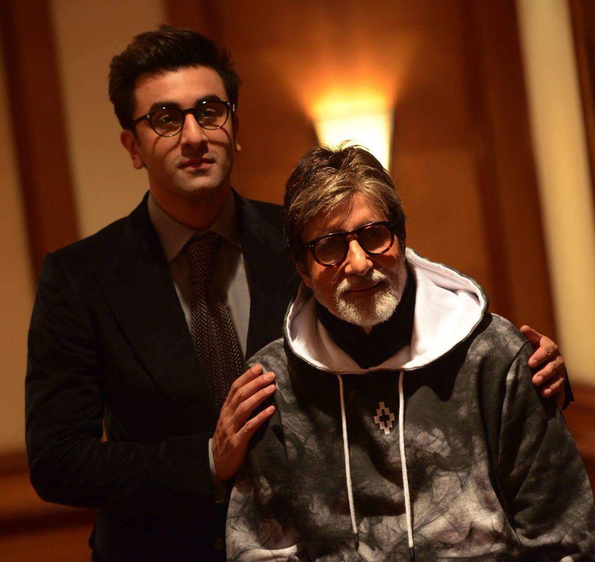Ragam Ekspresi 10 Artis Bollywood Saat Bertemu Idolanya