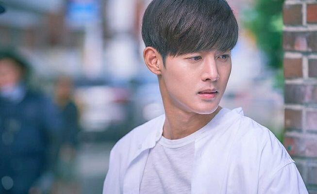 5 Alasan Kamu Tidak Perlu Ragu untuk Melakukan 'Self Talk'