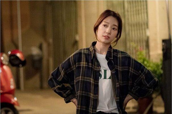 5 Alasan Kamu Tidak Perlu Ragu untuk Melakukan 'Self Talk'