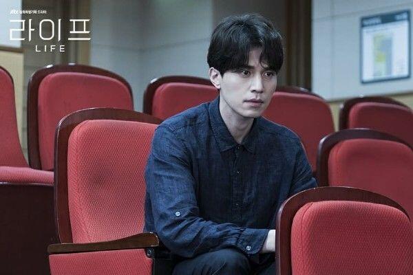 5 Alasan Kamu Tidak Perlu Ragu untuk Melakukan 'Self Talk'