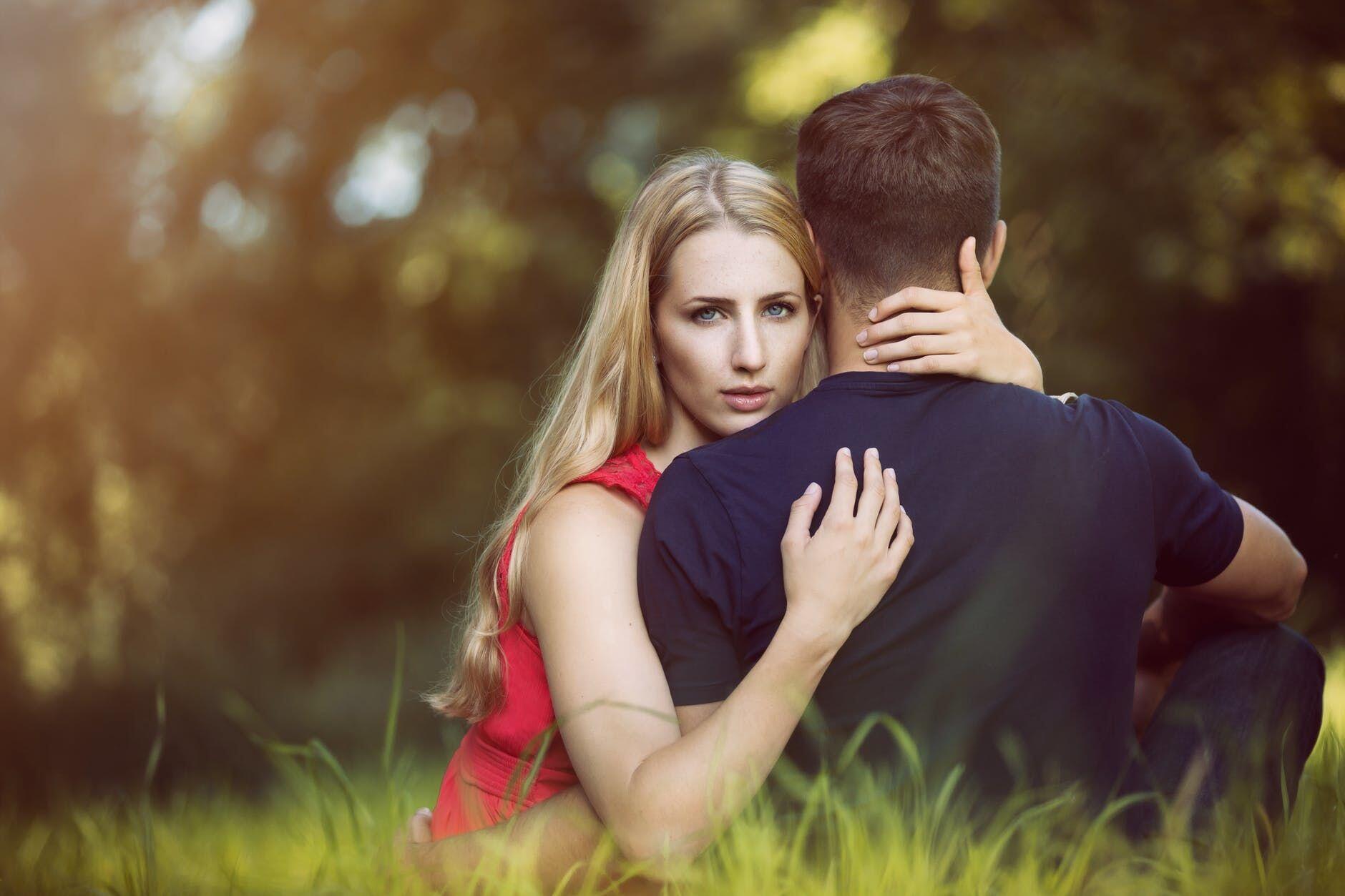 Tak Disangka, Ini 5 Zodiak yang Sering Jadi Budak Cinta