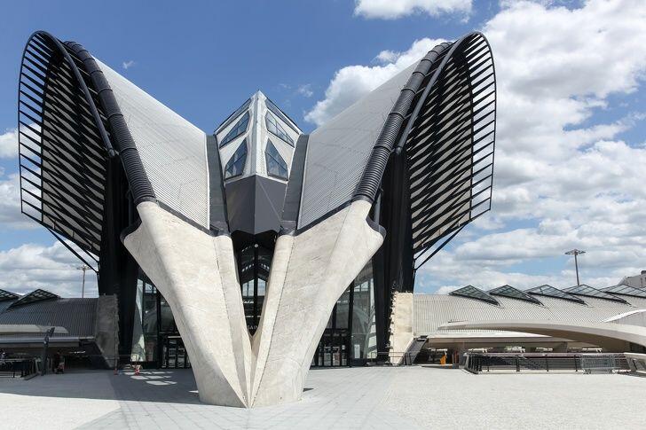 10 Bandara Internasional dengan Desain Paling Futuristik, Keren Abis!