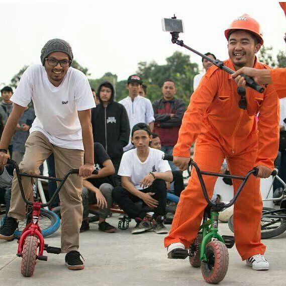 Lembut Berkharisma, Ini 10 Hal Menarik dari Ustaz Hanan Attaki