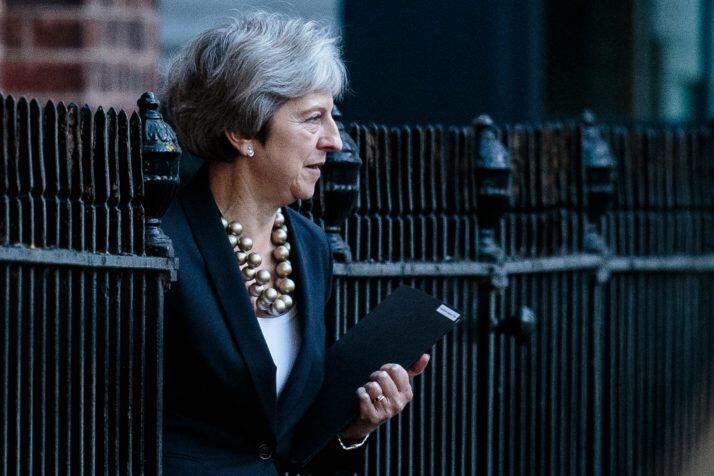 5 Perilaku Positif Theresa May yang Bisa Banget Dicontoh