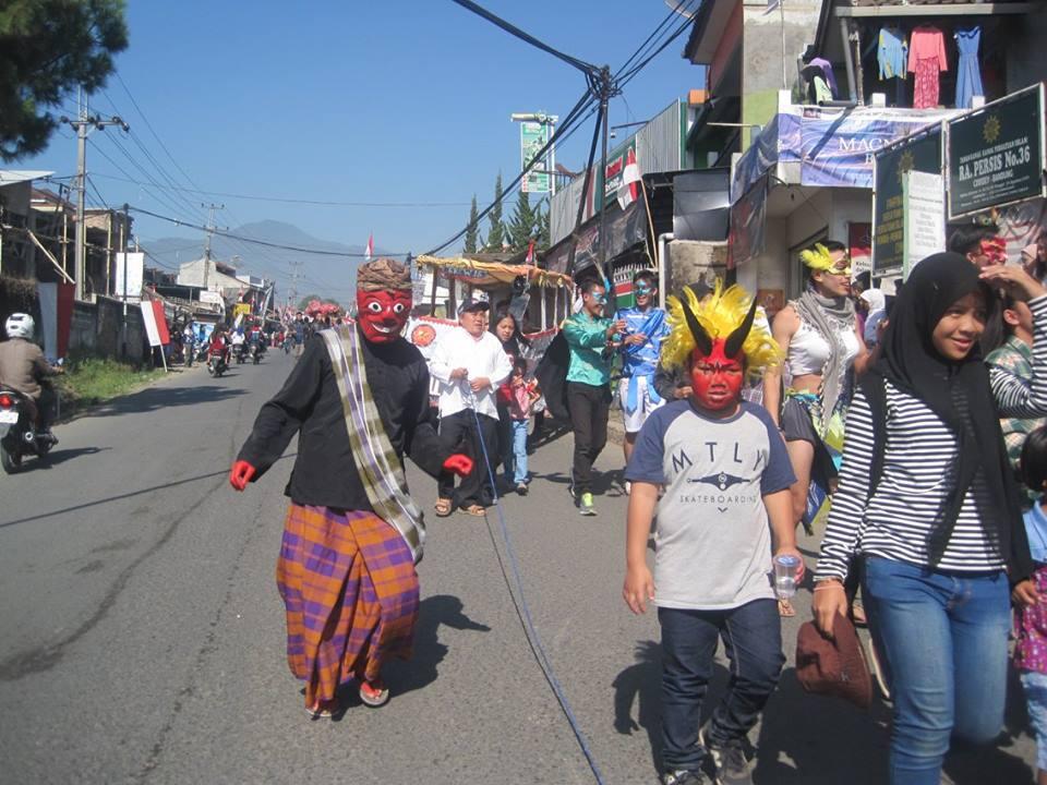 (Sumpah Pemuda Versi Gue) dengan melestarikan karakter asli indonesia 