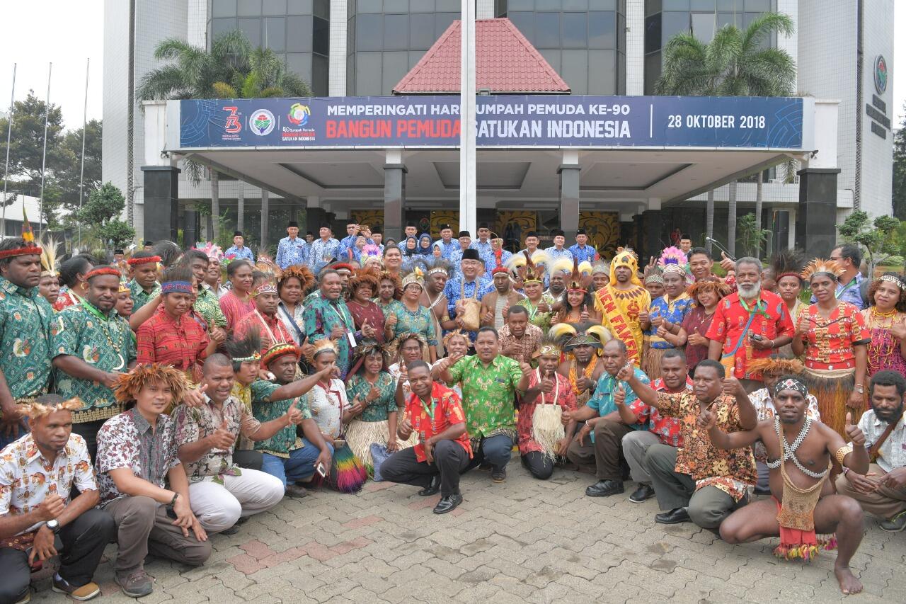 Terbiasa Nomaden, Menteri Eko Minta Pendamping Desa Ajak Warga Papua Hidup Menetap