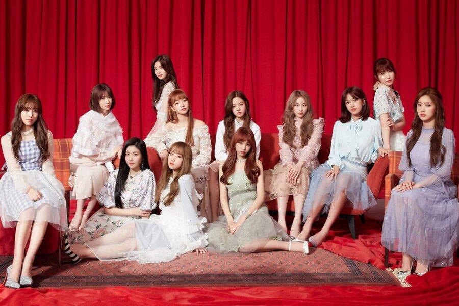 Debut IZ*ONE Disambut dengan Kesuksesan, Bahagianya!