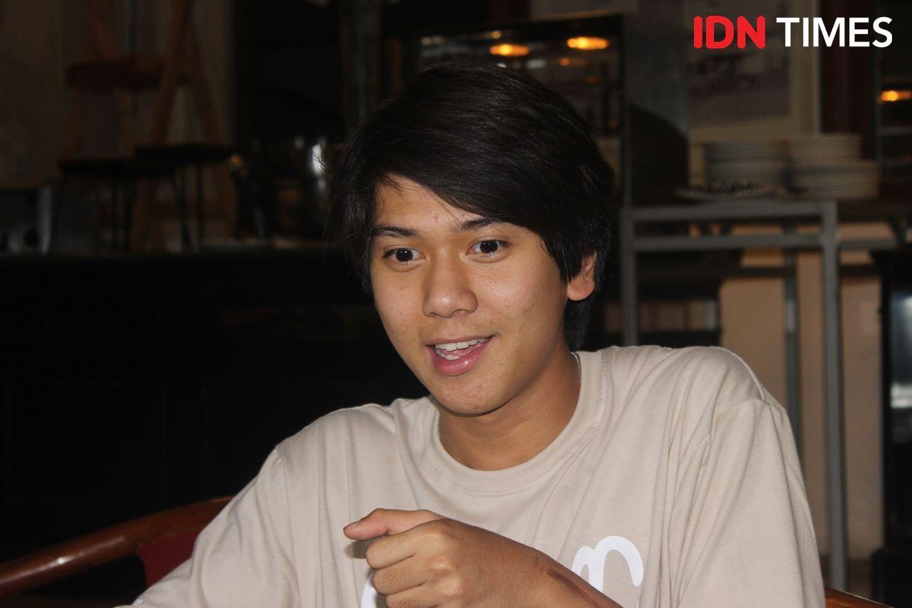 10 Sisi Lain Iqbaal yang Tak Banyak Orang Tahu, Bangga Sekaligus Sedih