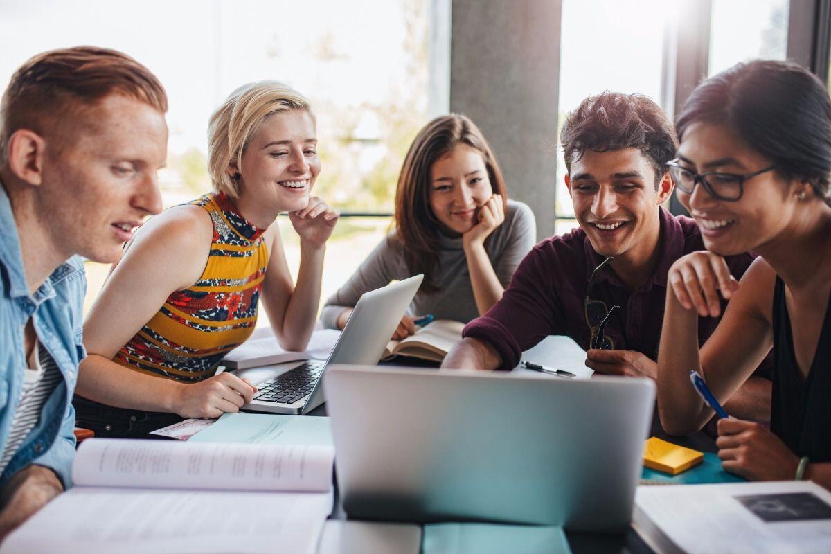 6 Perbedaan Sistem Seleksi Masuk Universitas di Amerika dan di Inggris