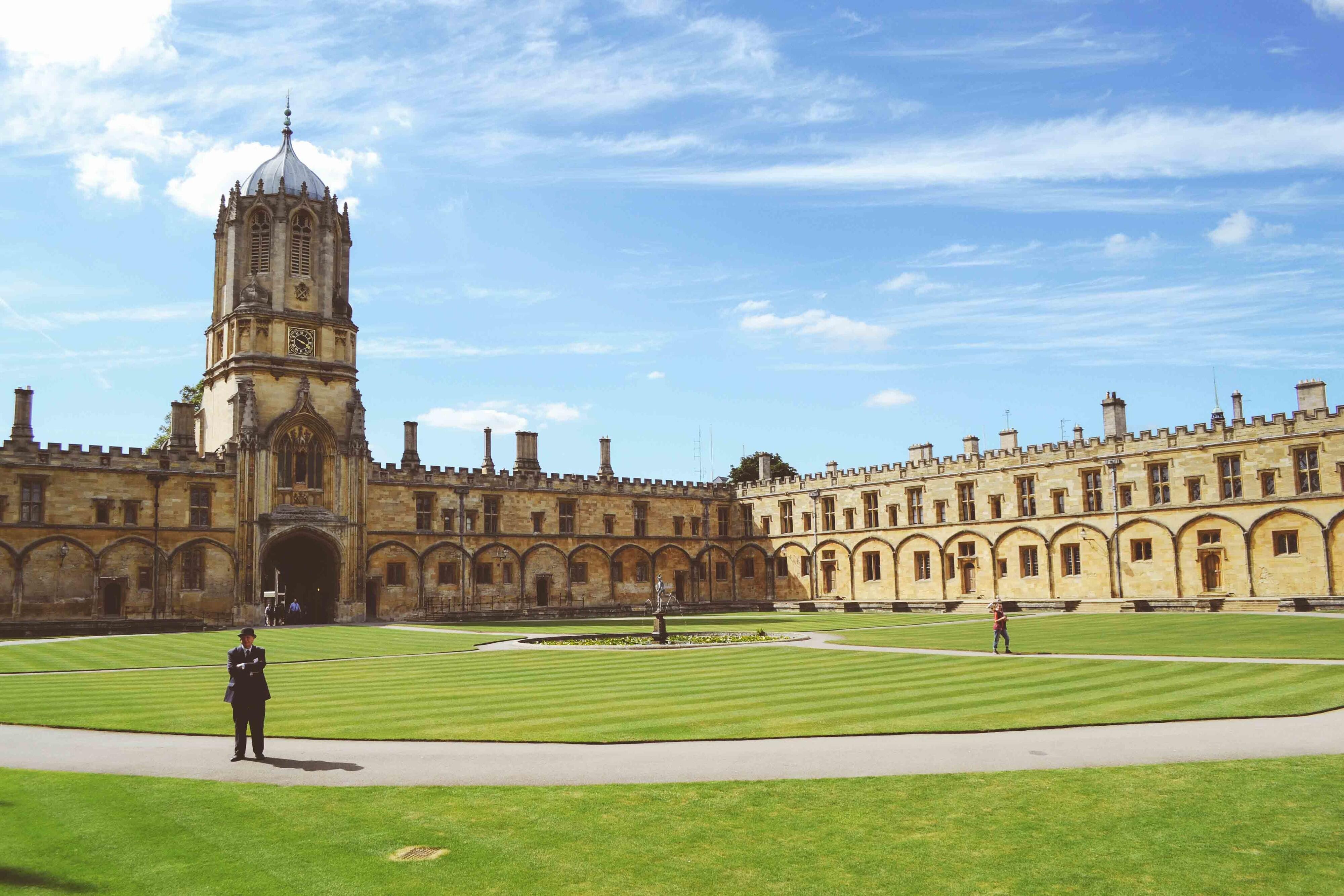 6 Perbedaan Sistem Seleksi Masuk Universitas di Amerika dan di Inggris