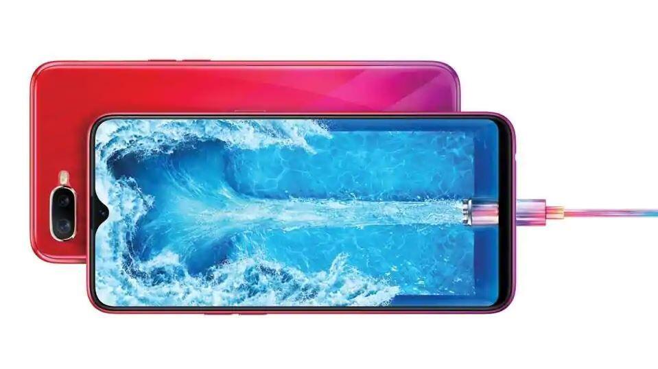 7 Smartphone Berlayar Teardrop Terbaik Buat Kamu yang Gak Suka Poni