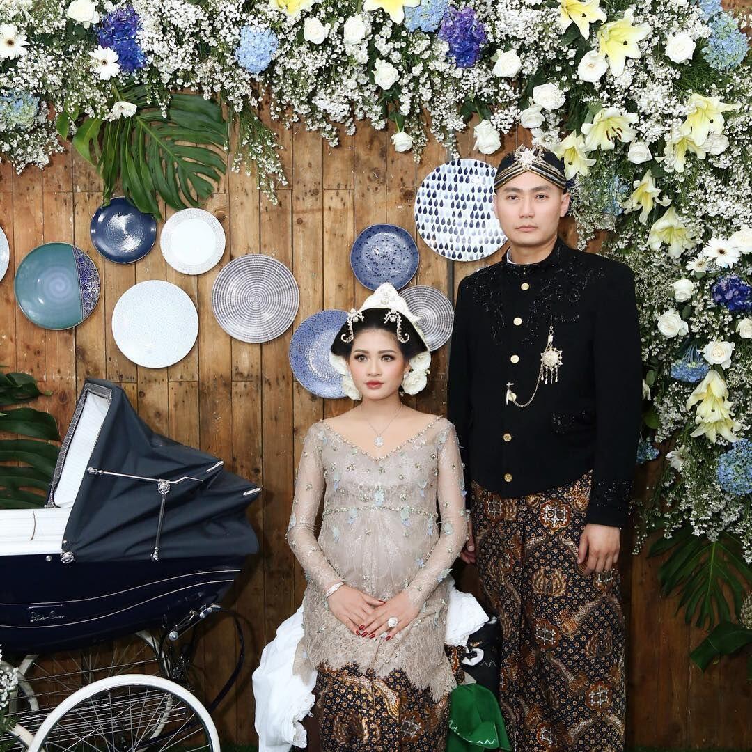 Makin Memesona, Ini 10 Foto Kehamilan Selly Wilson yang Curi Perhatian