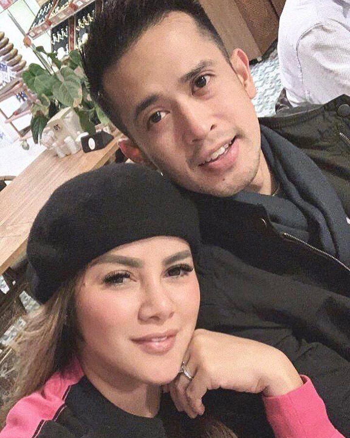 Suami Lebih Muda, Ini 10 Potret Olla Ramlan dan Aufar Hutapea