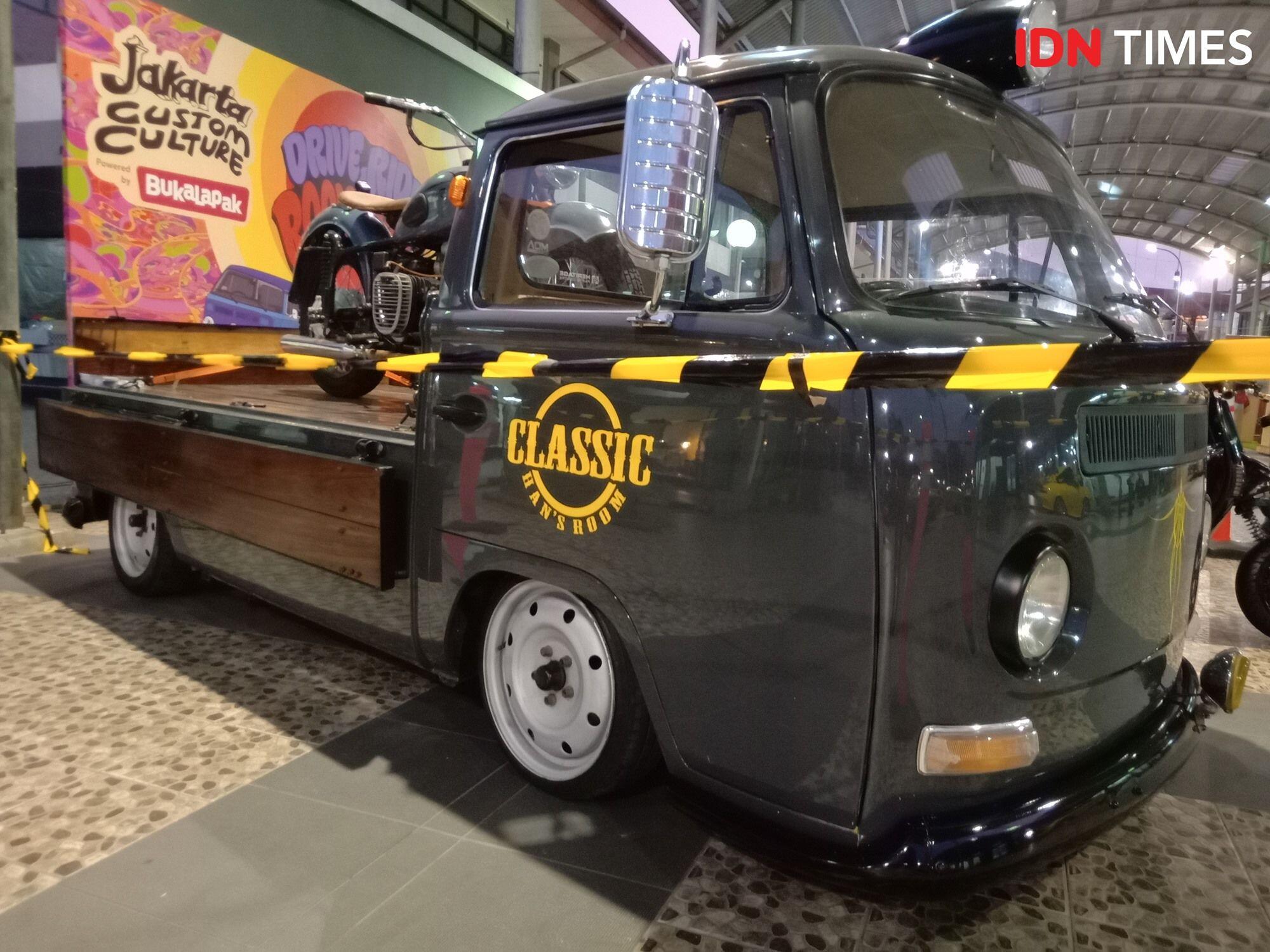 FOTO: Kerennya Mobil-Motor Klasik di Jakarta Custom Culture