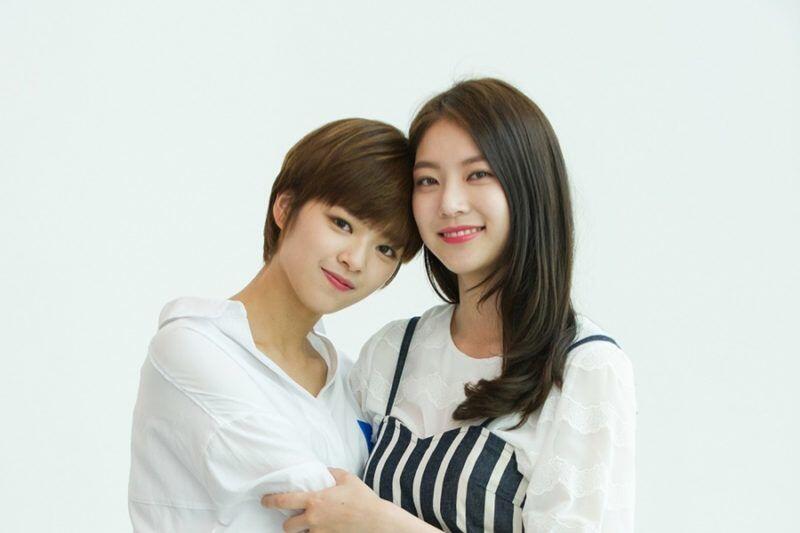Walau Suka Berantem, Ini 7 Keuntungan Punya Kakak Perempuan